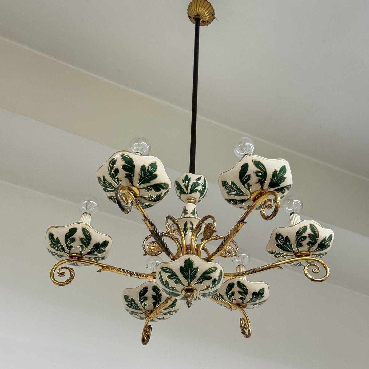Lampadario Vintage a 6 Luci in Ceramica di Bassano e Ottone Dorato anni '60/'70